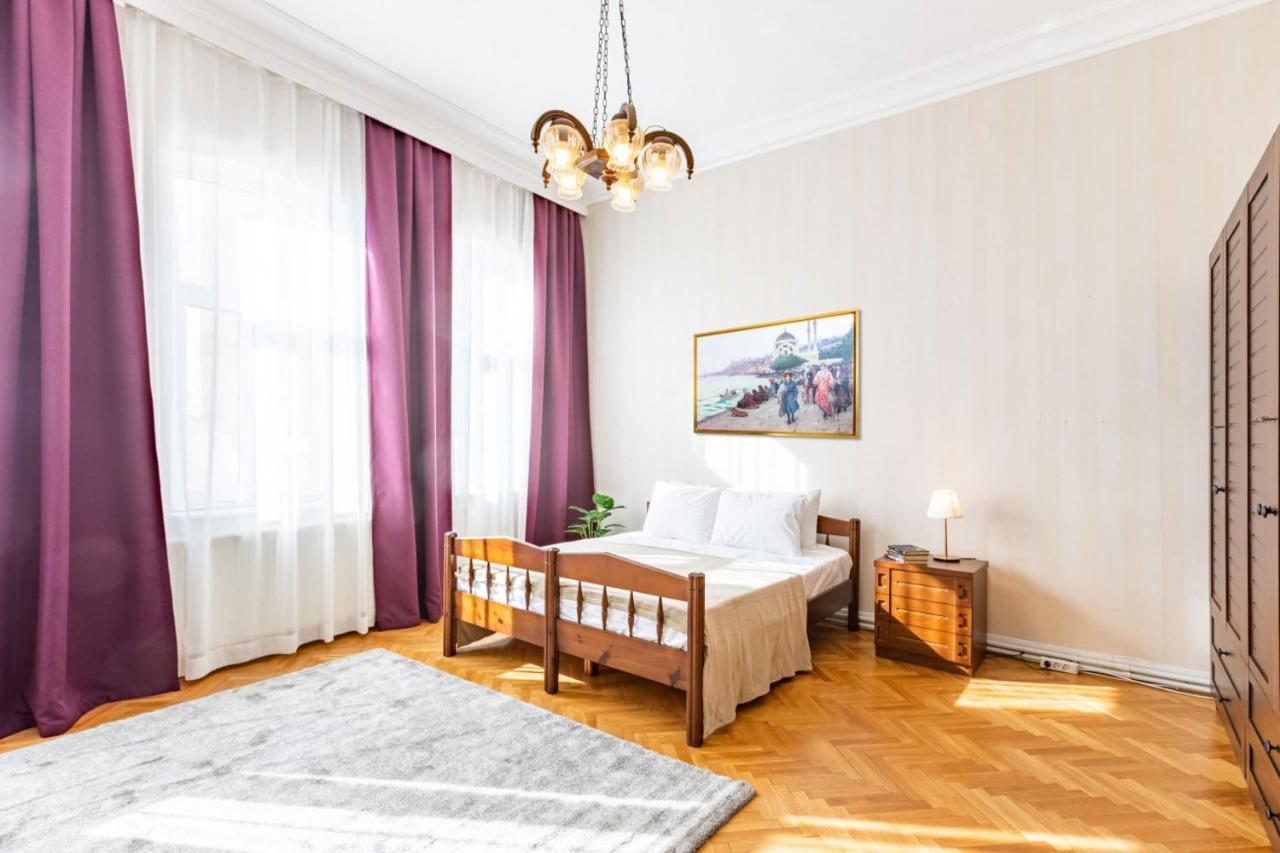Historical Flat With A Lovely Sea View In Beyoglu Istanbul Exterior photo