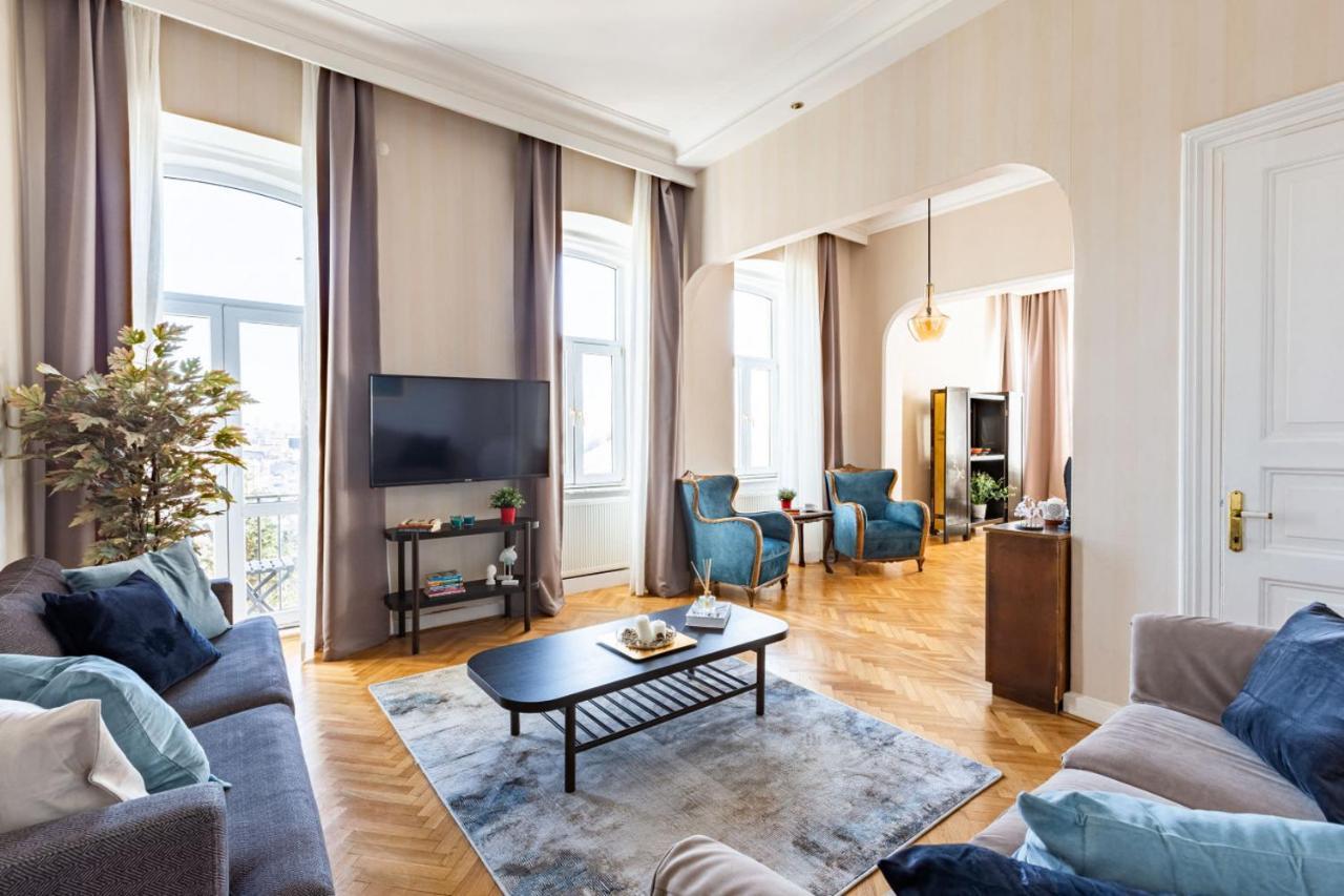 Historical Flat With A Lovely Sea View In Beyoglu Istanbul Exterior photo