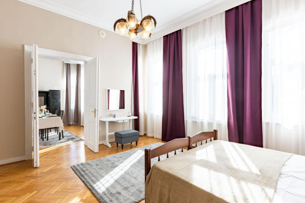 Historical Flat With A Lovely Sea View In Beyoglu Istanbul Exterior photo