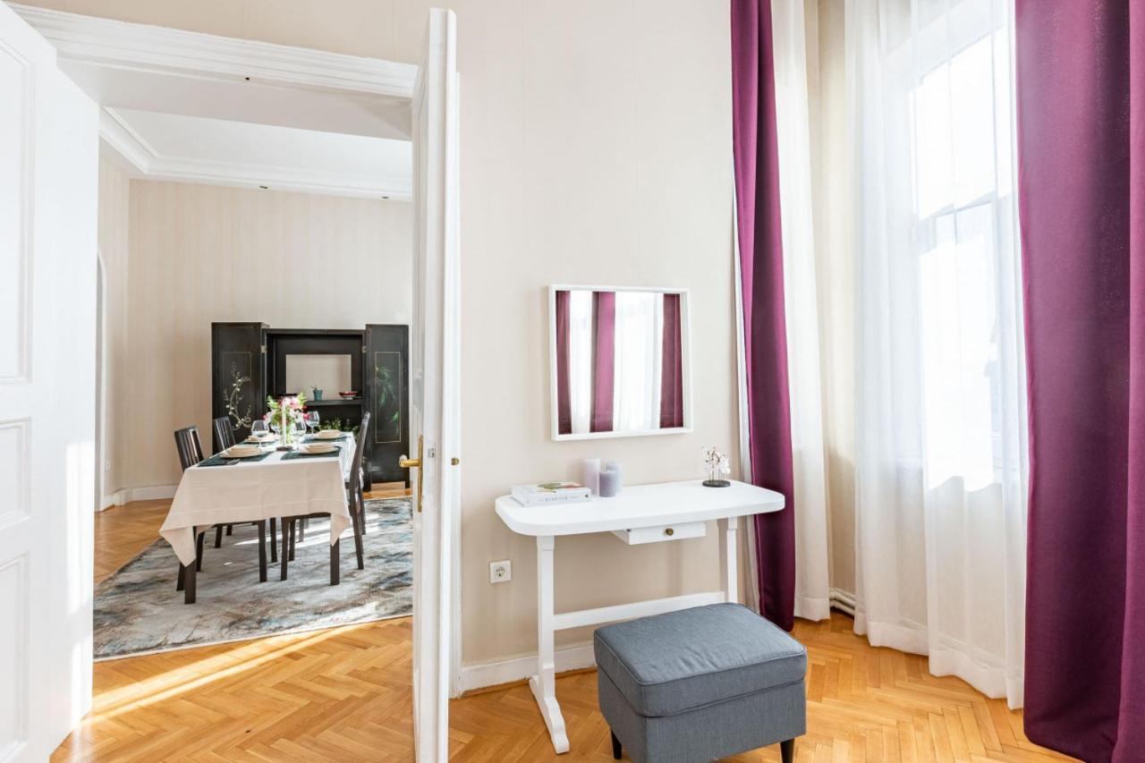 Historical Flat With A Lovely Sea View In Beyoglu Istanbul Exterior photo
