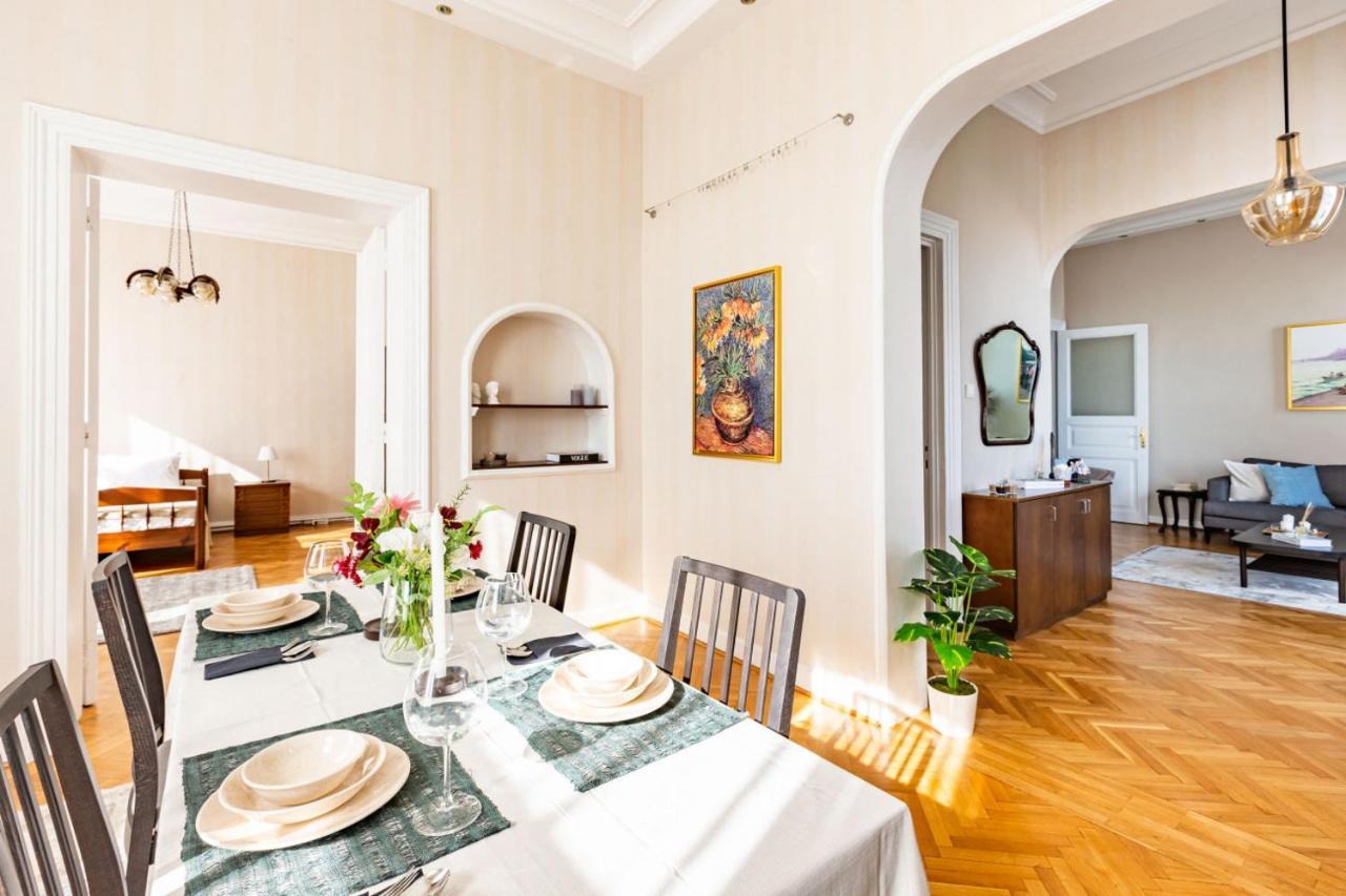 Historical Flat With A Lovely Sea View In Beyoglu Istanbul Exterior photo